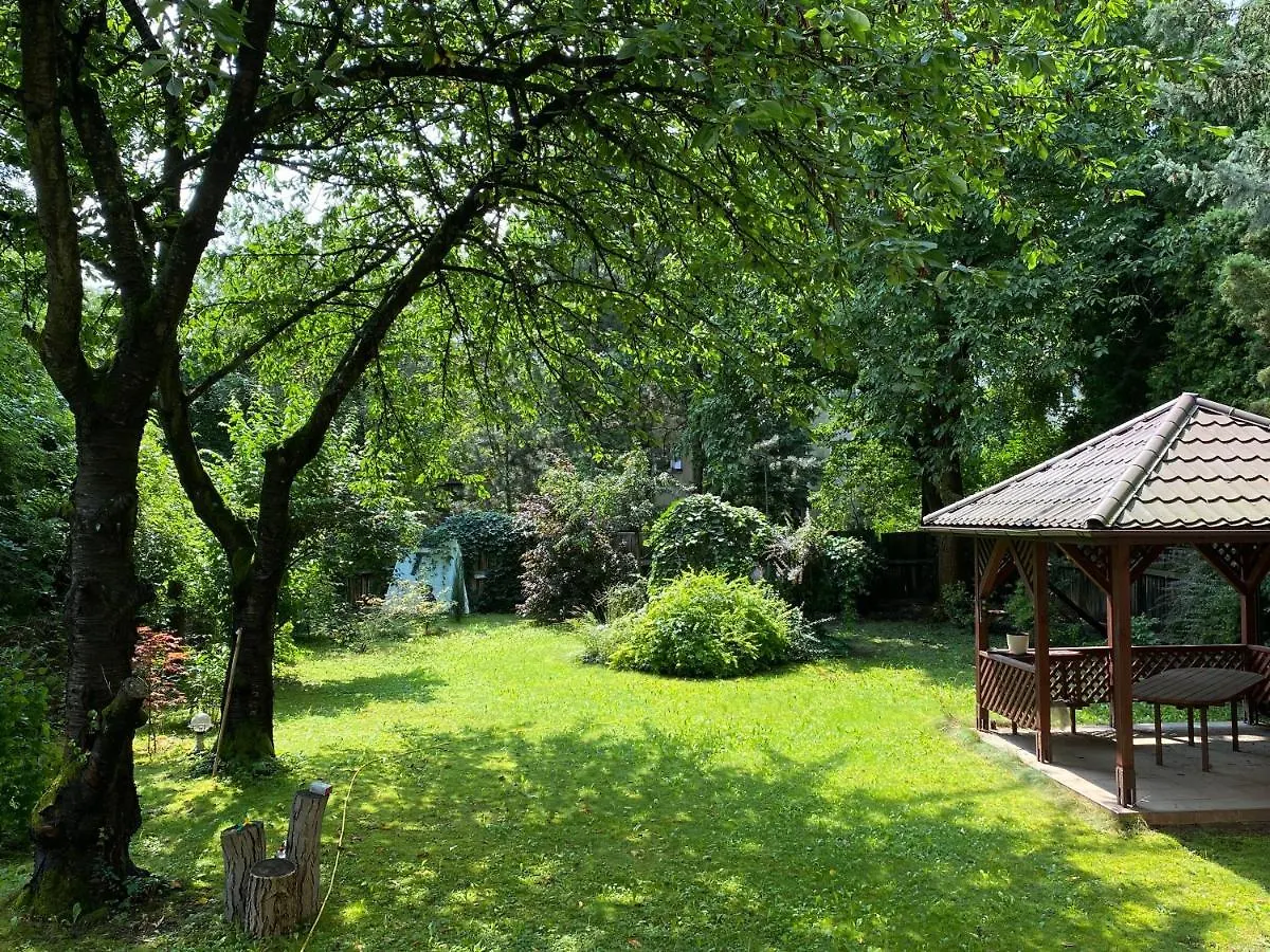 Comfort Garden View Apartment Krakow Poland